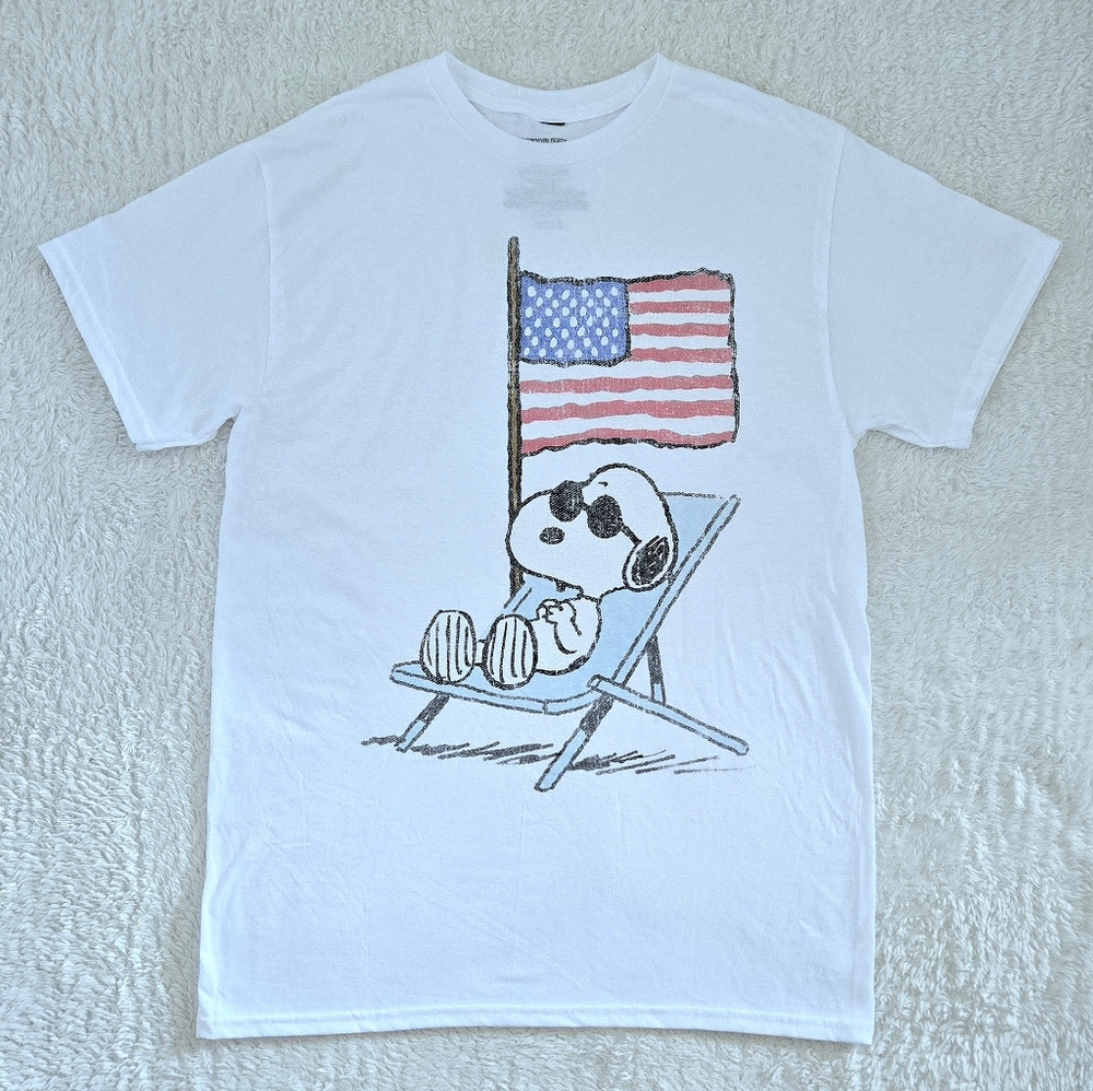 Peanuts🥜 Patriotic🇺🇲 Snoopy🐕 Graphic Tee👕 - NWOT